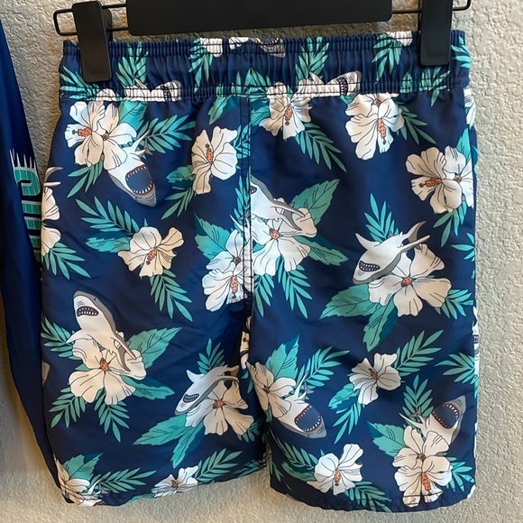 Carter’s boys swimsuit, size 8 - Picture 7 of 8